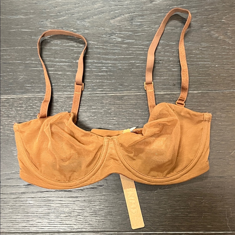 SKIMS Ultra Fine Mesh strapless with straps - bronze - 32C